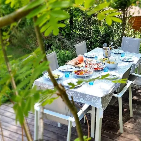 Falcon With Hot Tub Chalet