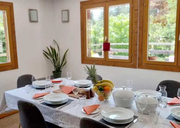 木屋 Falcon With Hot Tub 霞慕尼