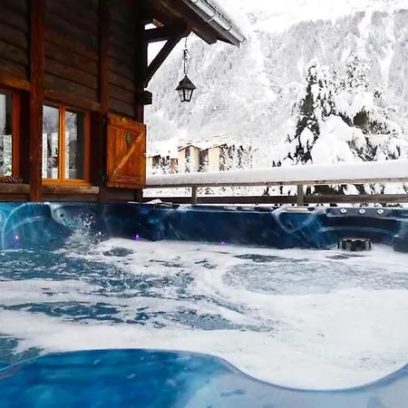 Falcon With Hot Tub - In A Great Location! Chalet Chamonix