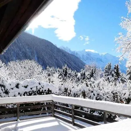 Falcon With Hot Tub *