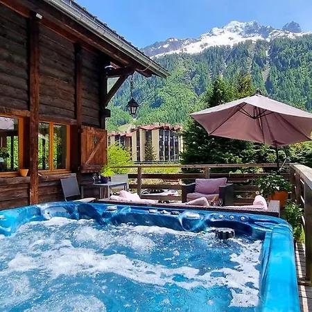 木屋 Falcon With Hot Tub *