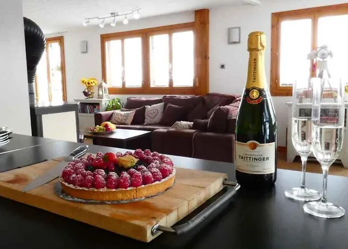 Falcon With Hot Tub Domek alpejski