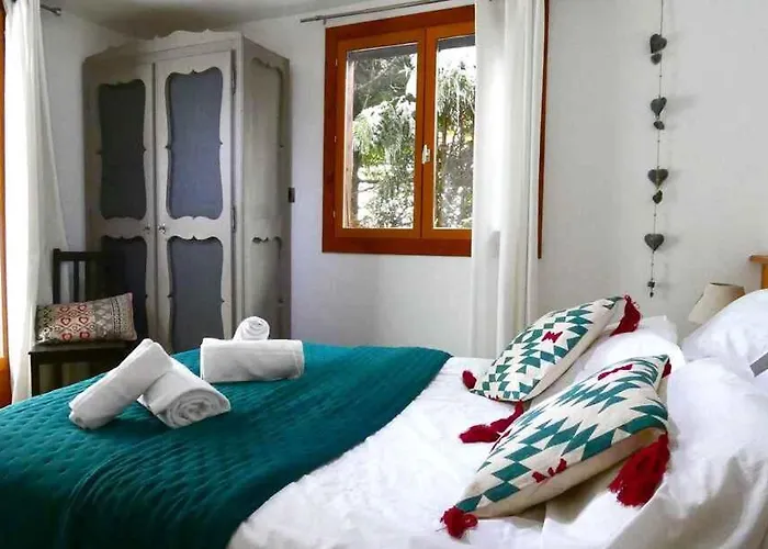 Falcon With Hot Tub Domek alpejski