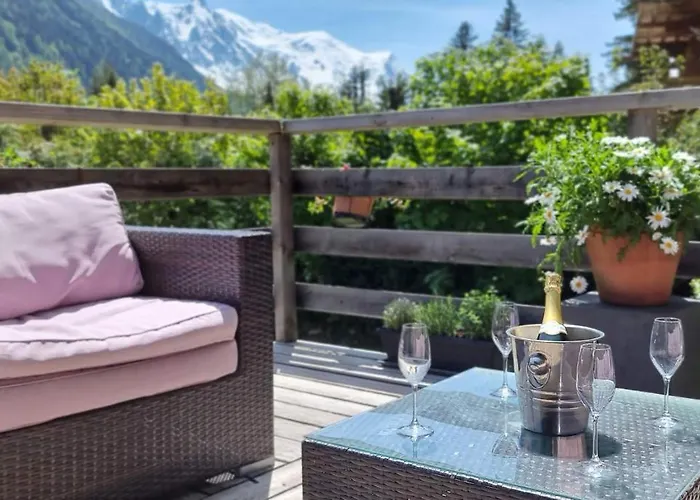 Falcon With Hot Tub Domek alpejski *